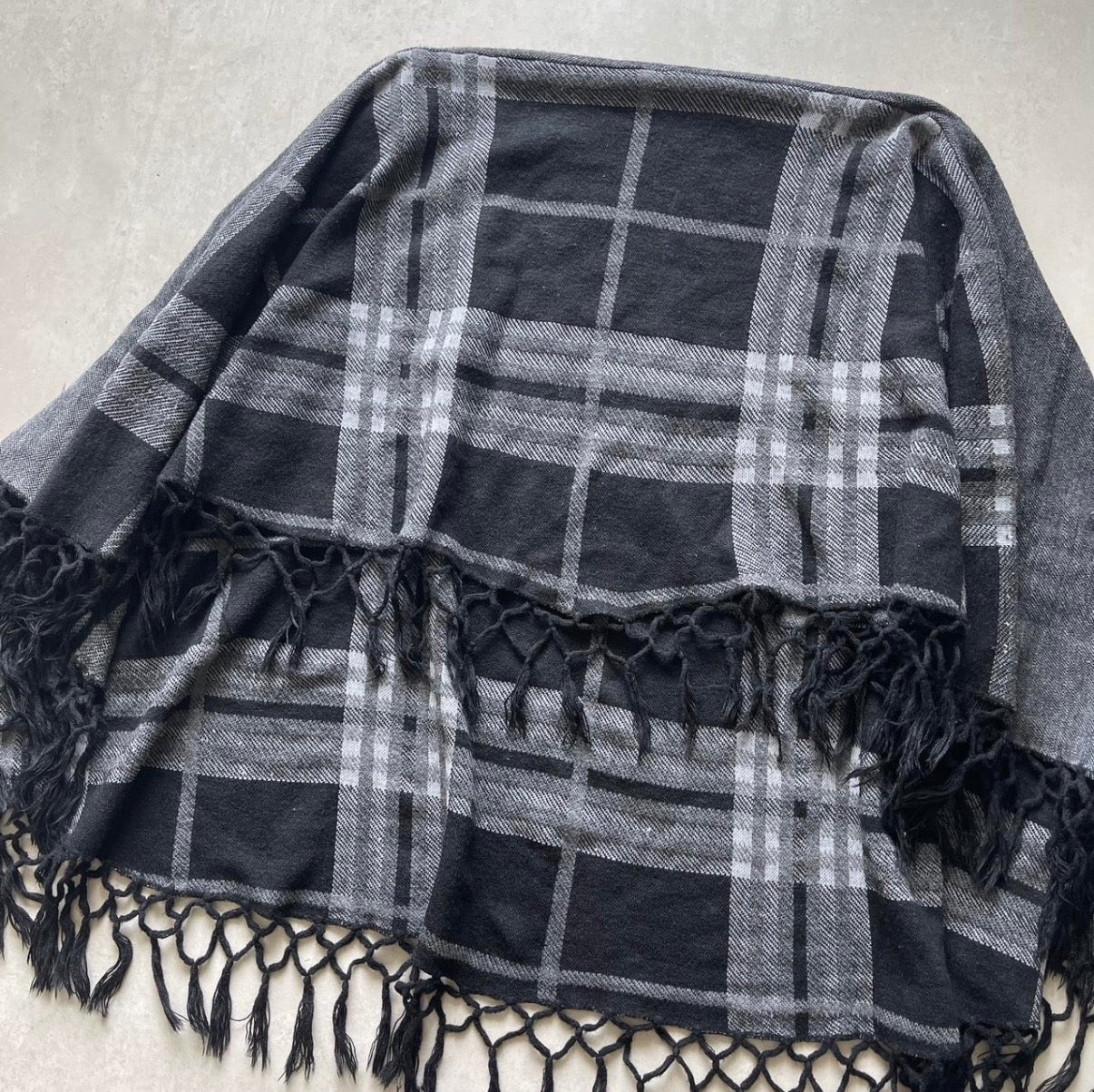 Plaid Tassel Shawl