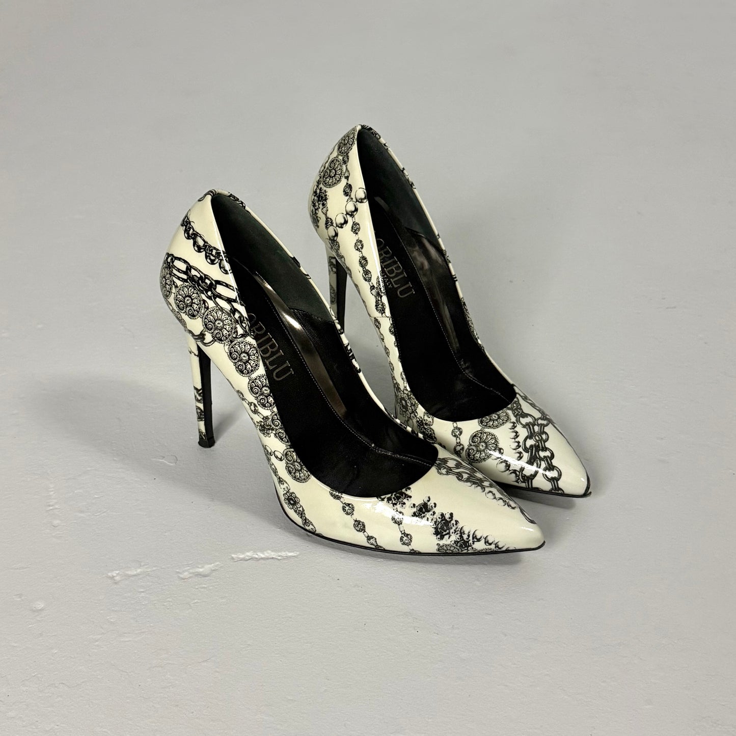 Chain Print Pointed Toe Heels