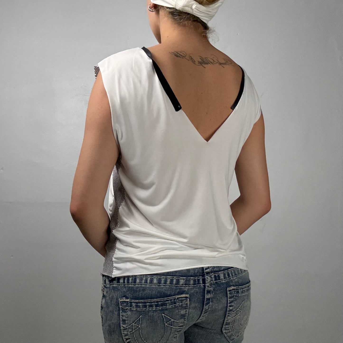 Graphic Mesh Panel Sleeveless Top